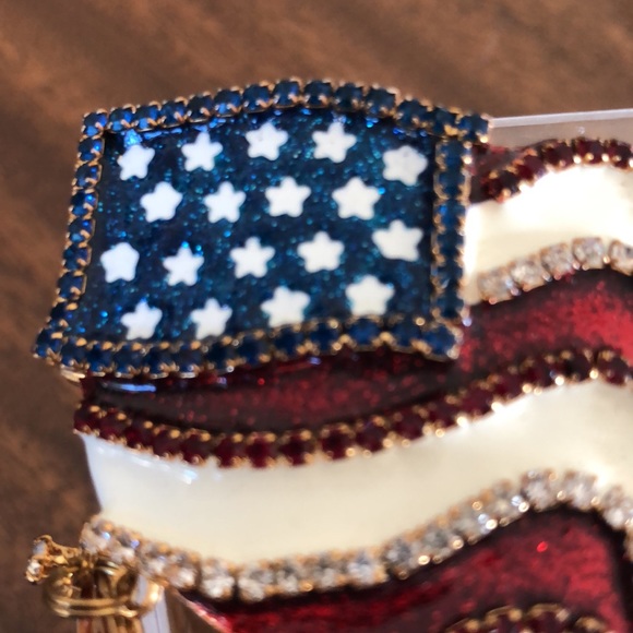 Vintage 2000 Lunch at the Ritz patriotic brooch LATR - Picture 9 of 16